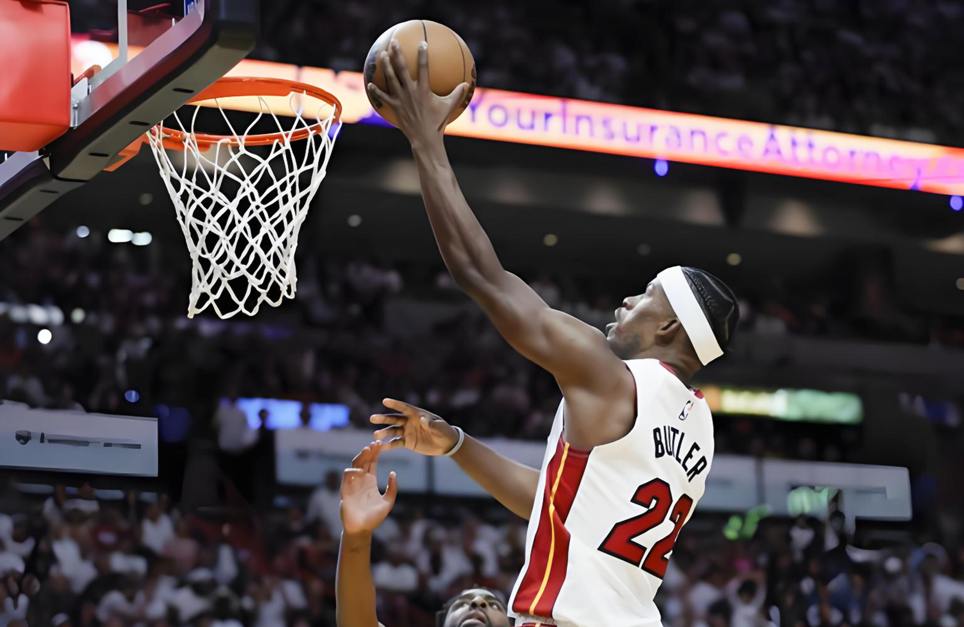 kaiyun体育官网-巴特勒在皇家马德里比赛中大比分获胜，战术调整引发热议！再创辉煌时刻的简单介绍